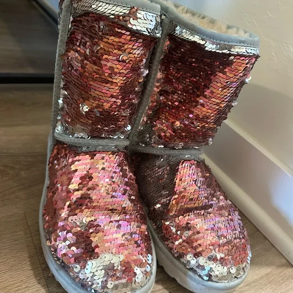 Silver/pink Sparkle Ugg boots size 9 - Picture 3 of 4
